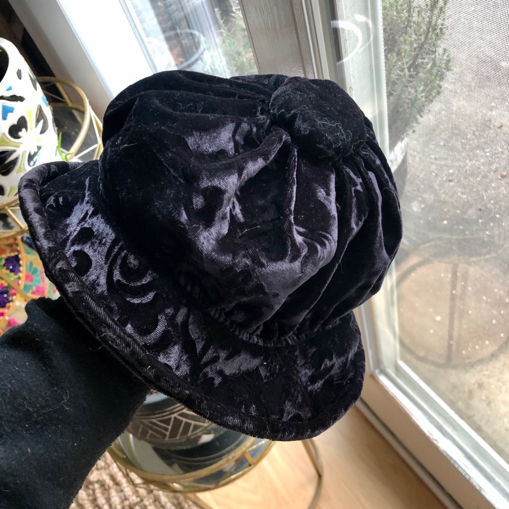 Vintage velvet bucket hat